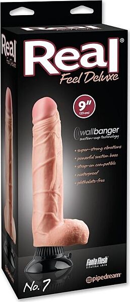 Pipedream Real Feel Deluxe nr. 7 vibrator med tydeligt penishoved, hævede vener, testikler og sugekop i basen